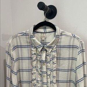 Pilcro soft, feminine long sleeve flannel shirt